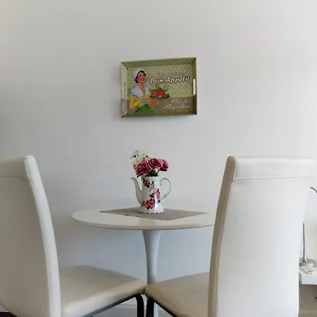 Regina Am Schoenen *