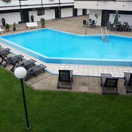 Regina Am Schoenen *