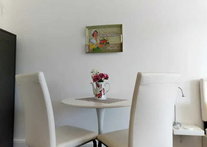 Regina Am Schoenen *